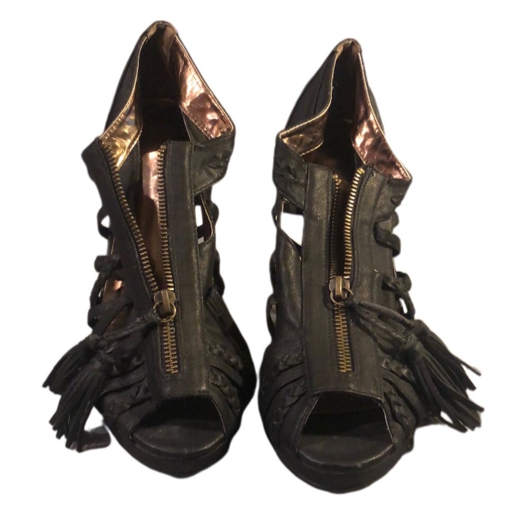 Mark.. By Avon Tassle Heels Black w/ Antique Zip